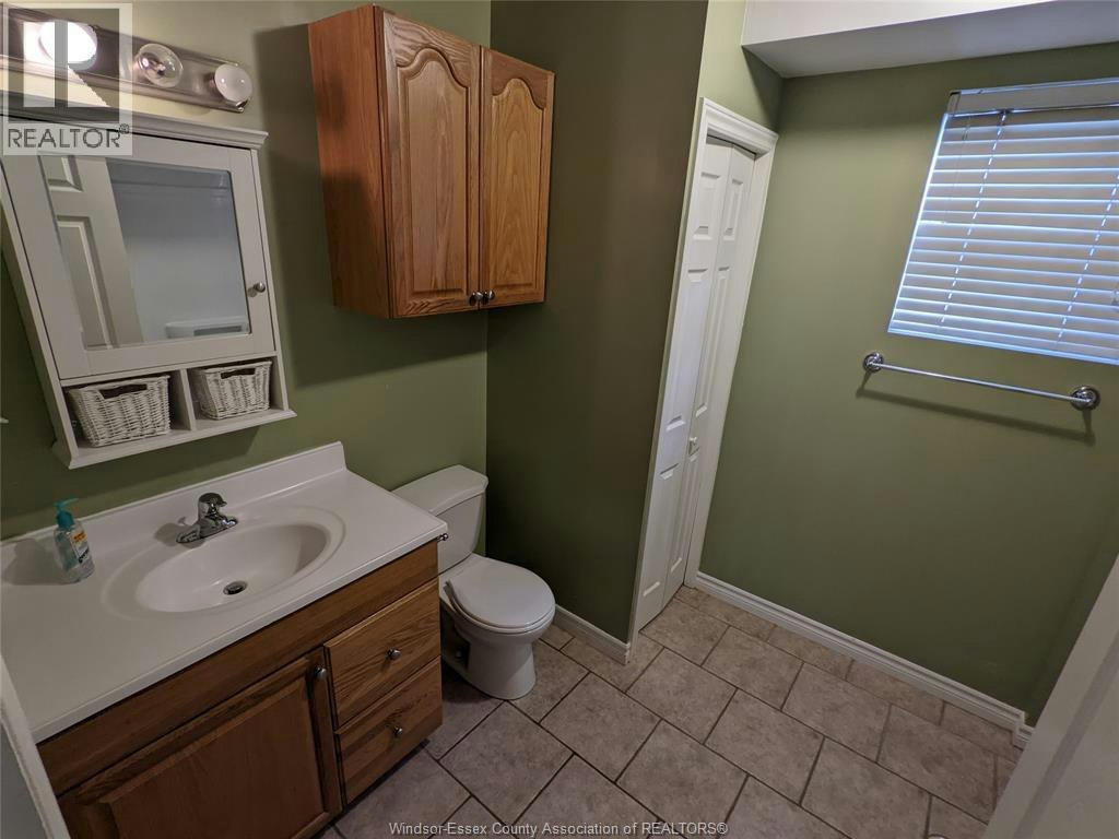 MAIN-349 Tuscarora, Windsor, ON, N9A 3L8 - 9