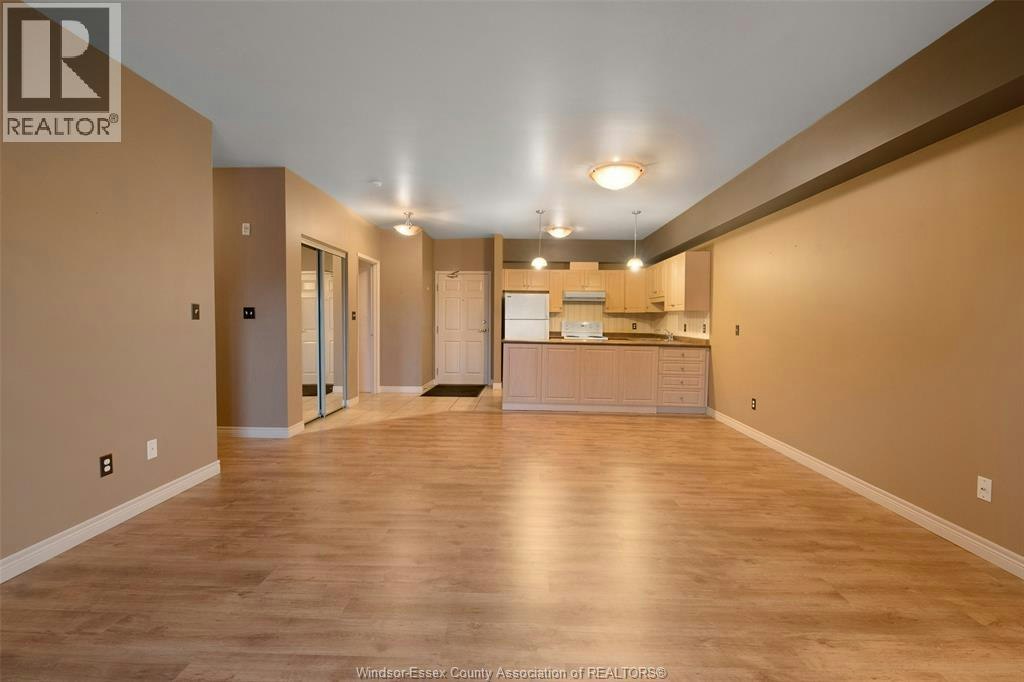 219-5995 Ellis, Lasalle, ON, N9H 2P1 - 2