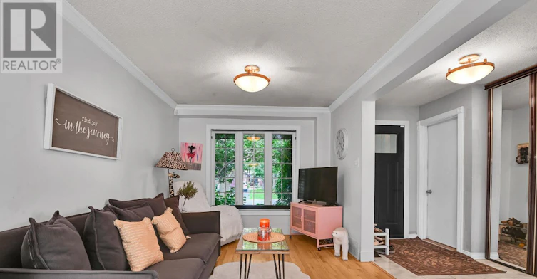 2153 East Acres Road, Ottawa, ON, K1J 9A6 - 9