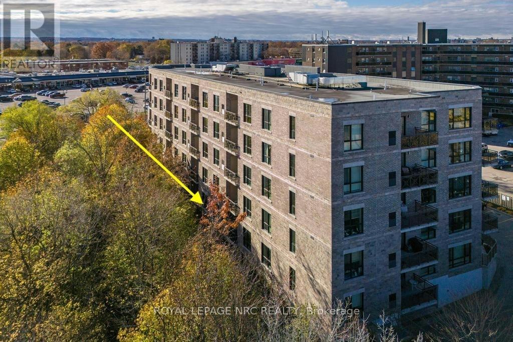 103-379 Scott Street, St. Catharines, ON, L2M 3W2