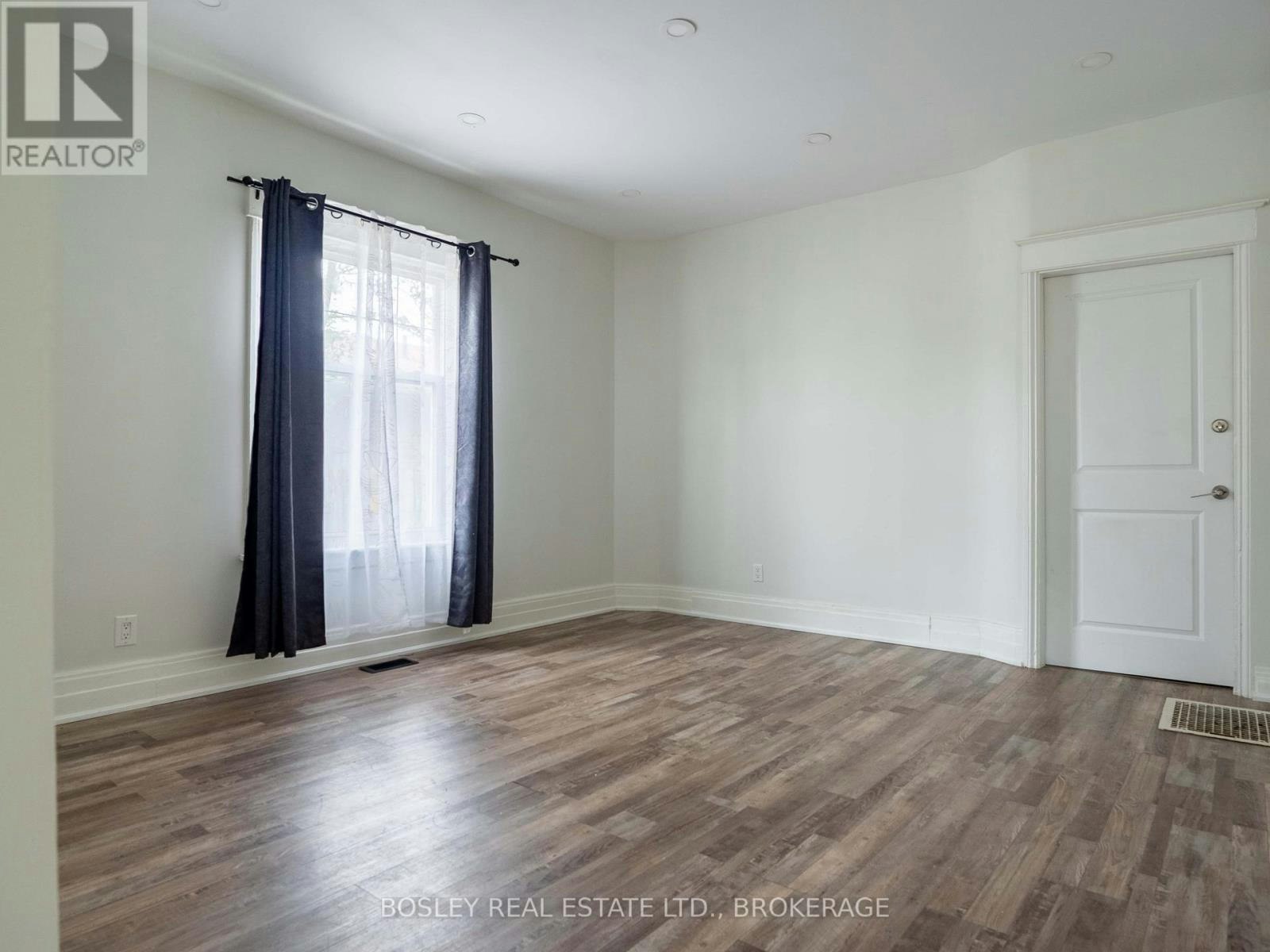 5 Herrick Avenue, St. Catharines, ON, L2P 2S7 - 6