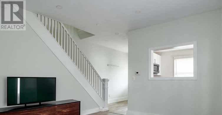 5 Herrick Avenue, St. Catharines, ON, L2P 2S7 - 9