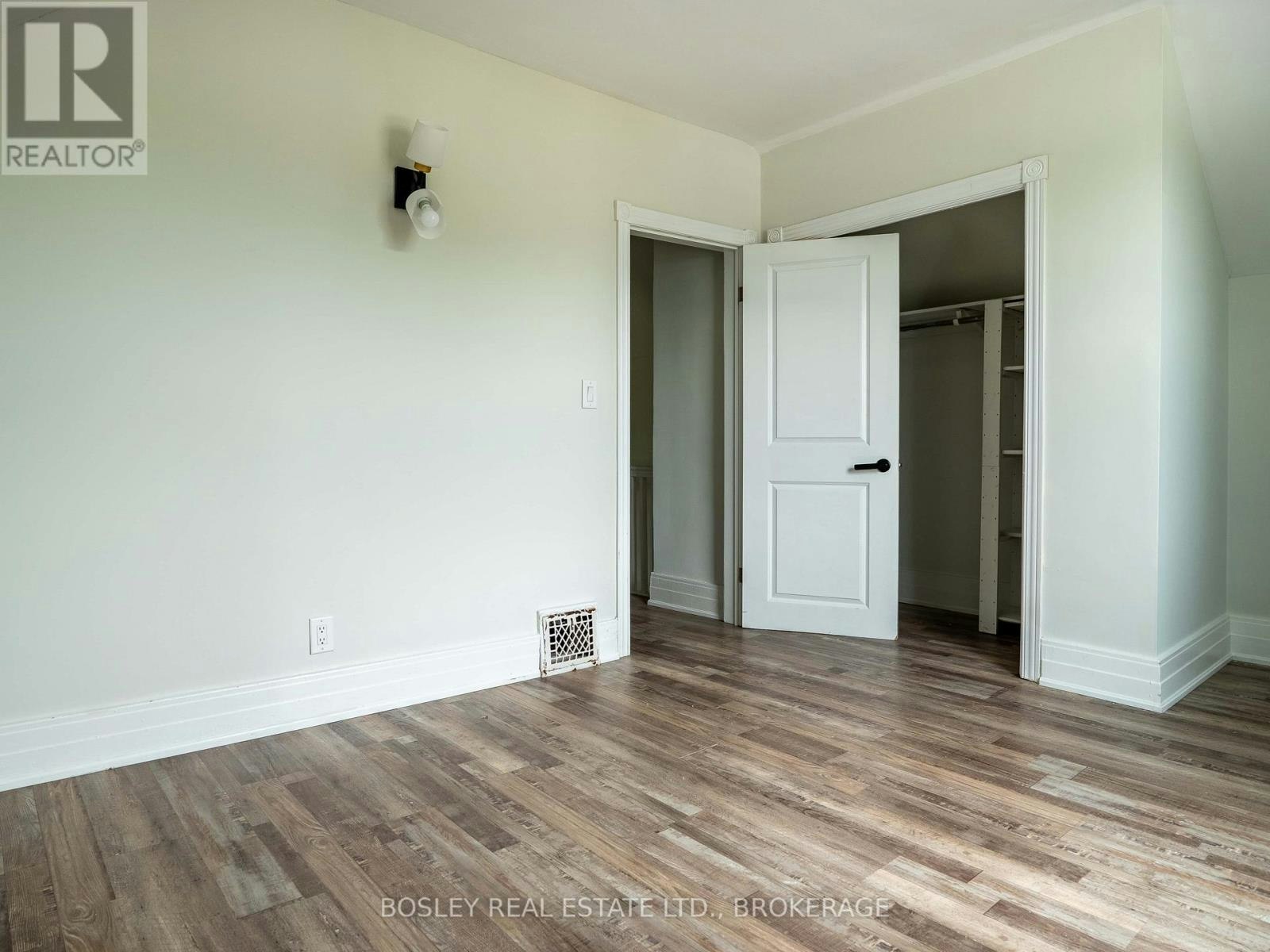 5 Herrick Avenue, St. Catharines, ON, L2P 2S7 - 11