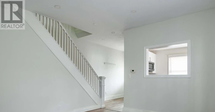 5 Herrick Avenue, St. Catharines, ON, L2P 2S7 - 8