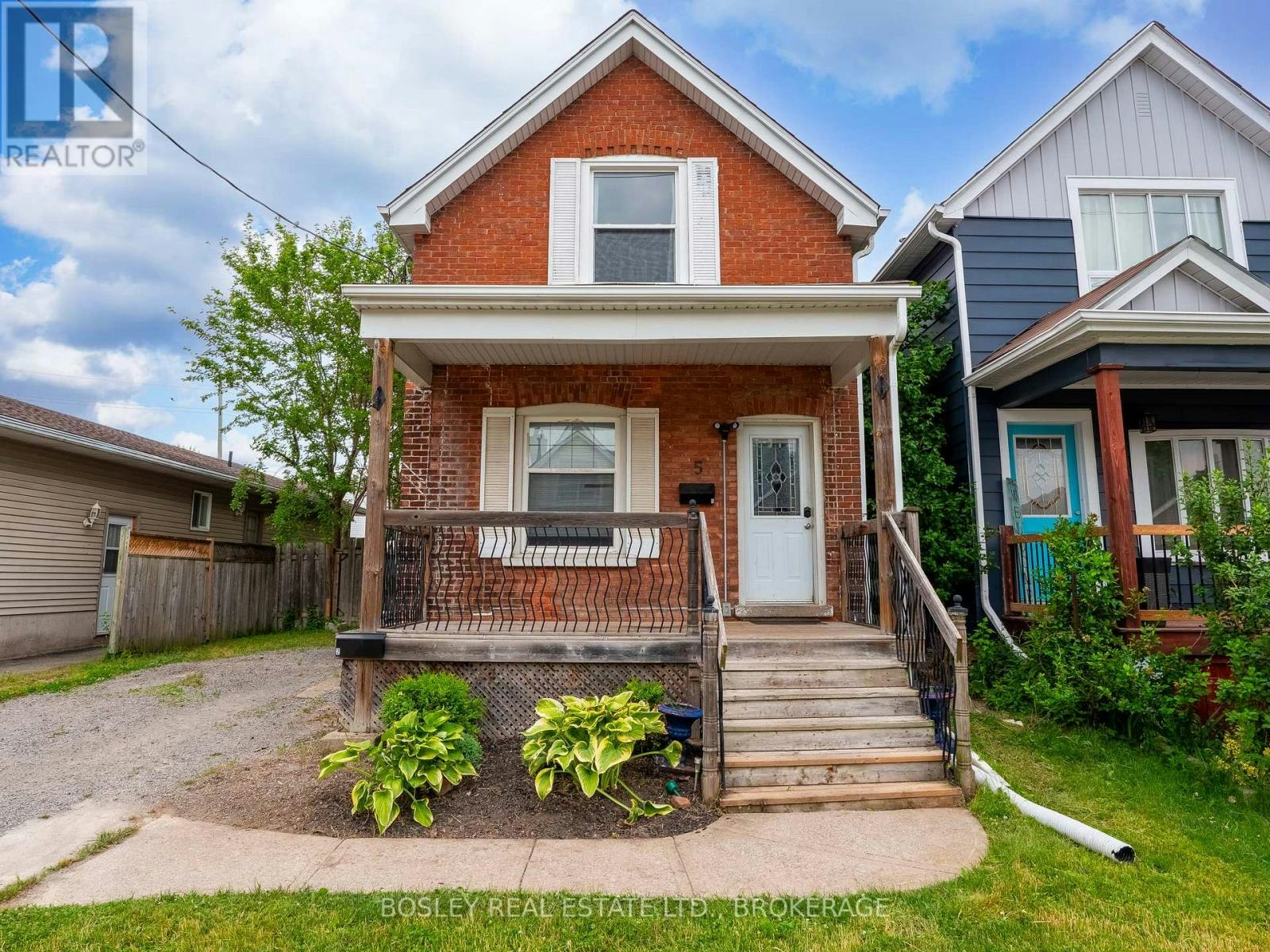 5 Herrick Avenue, St. Catharines, ON, L2P 2S7 1