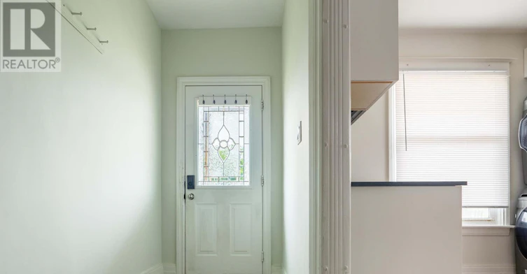 5 Herrick Avenue, St. Catharines, ON, L2P 2S7 - 2