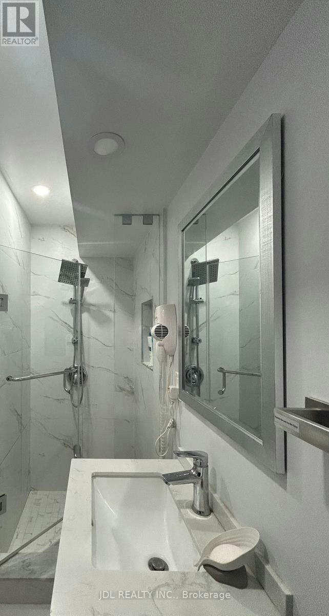 973 Willowdale Ave Avenue, Toronto, ON, M2M 3C6 - 7