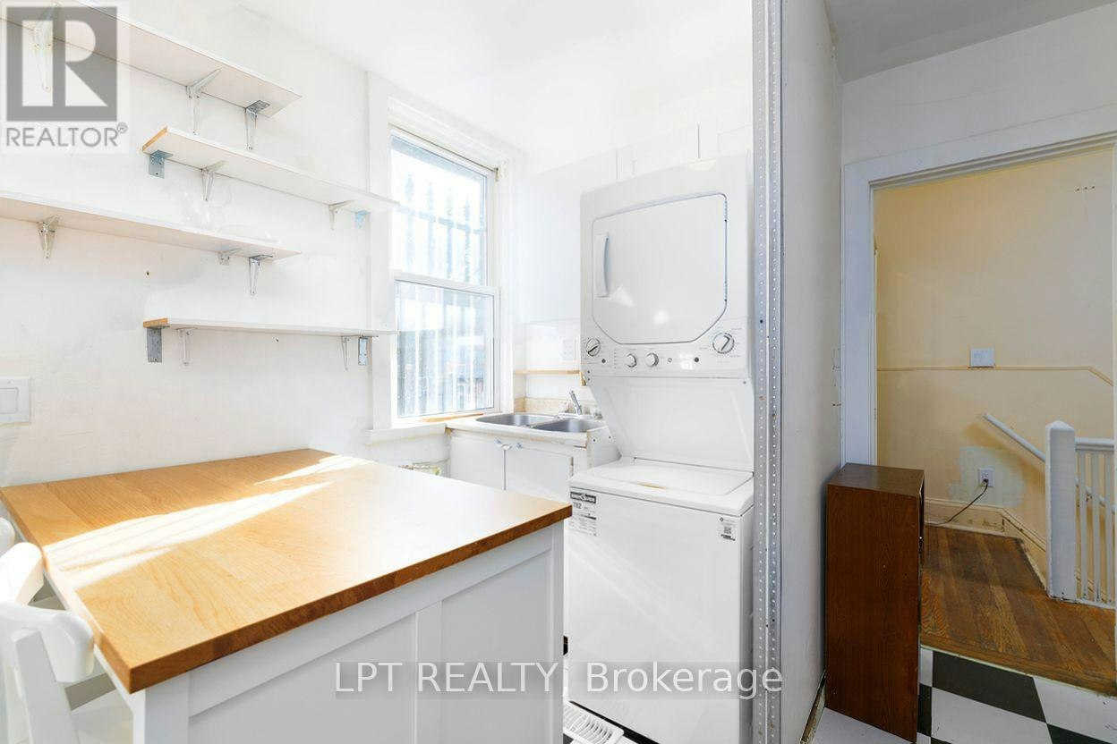 A-627 Crawford Street, Toronto, ON, M6G 3K1 - 7