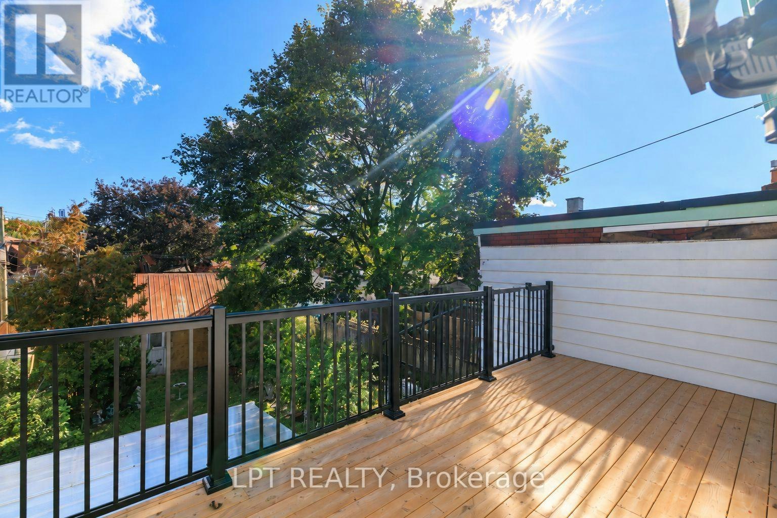 A-627 Crawford Street, Toronto, ON, M6G 3K1