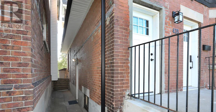 LOWER-435 Kingston Road, Toronto, ON, M4L 1V2 - 12