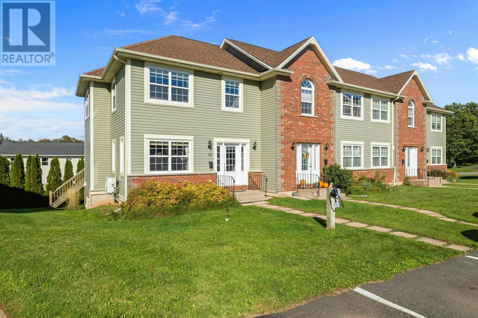 16 Edgeview Court, Stratford, PE, C0A 0H8