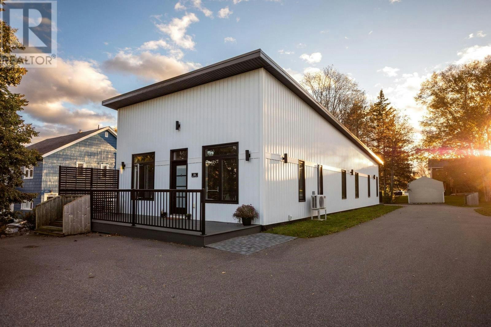 61A-B Brackley Point Road, Charlottetown, PE, C1A 6Y3