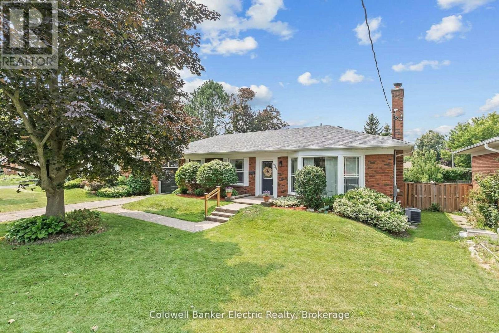 326 Cochrane Street, Whitby, ON, L1N 5J3