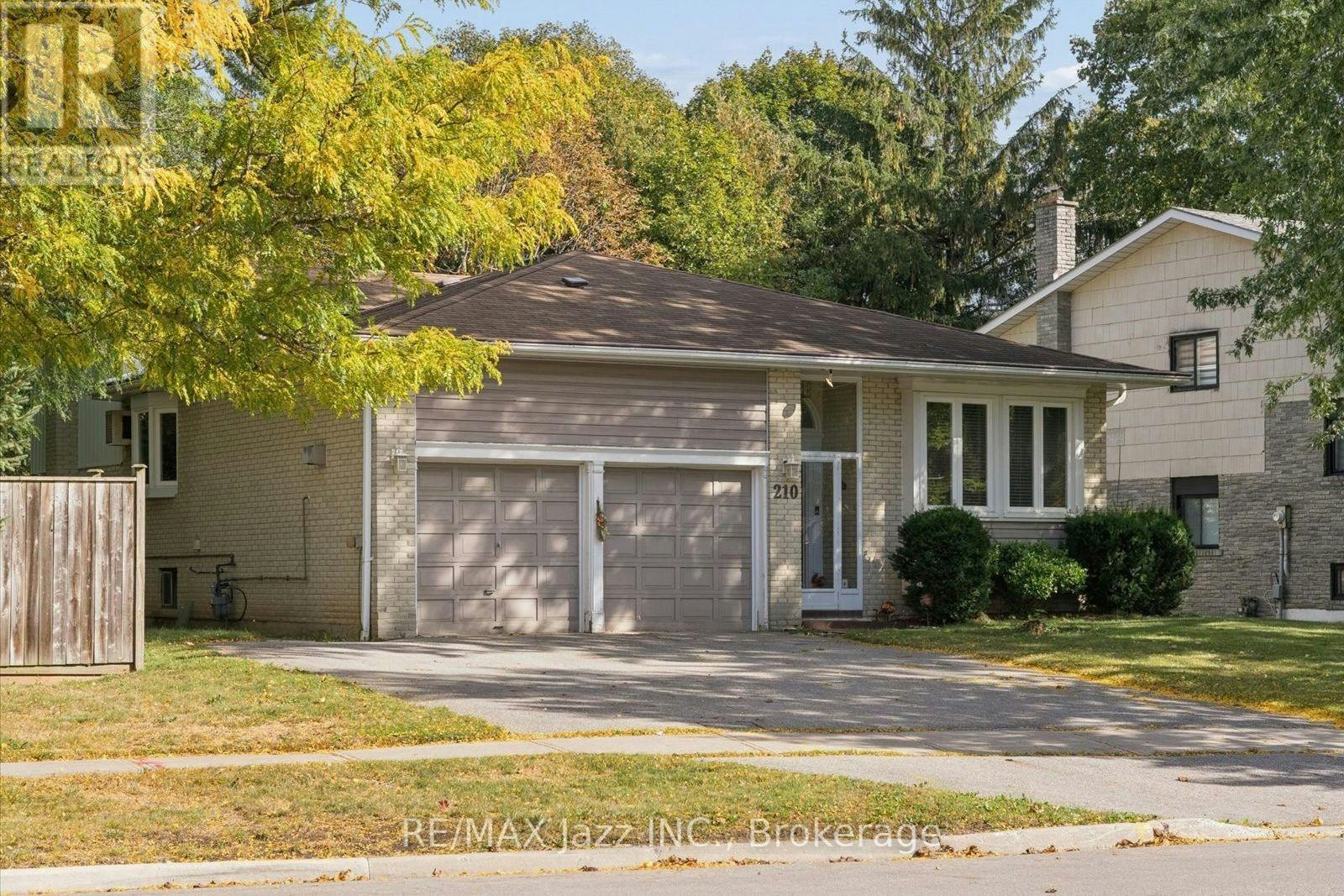 210 Murray Drive, Aurora, ON, L4G 2C5