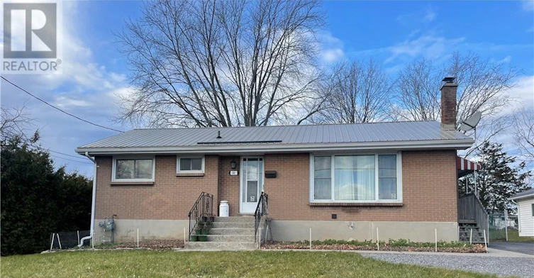 B-44 Park Gardens NORTH, Belleville, ON, K8P 2M3