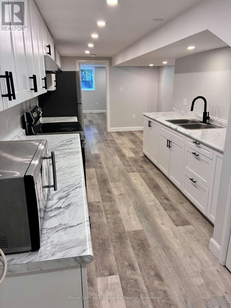 B-44 Park Gardens NORTH, Belleville, ON, K8P 2M3 - 4