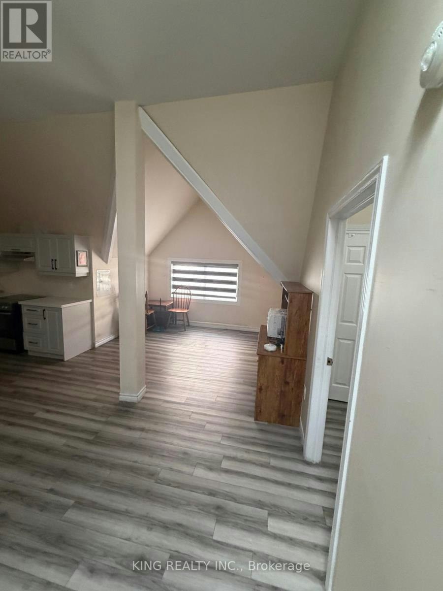 UPPER-544 Dundas Street E, London, ON, N6B 1W8 4