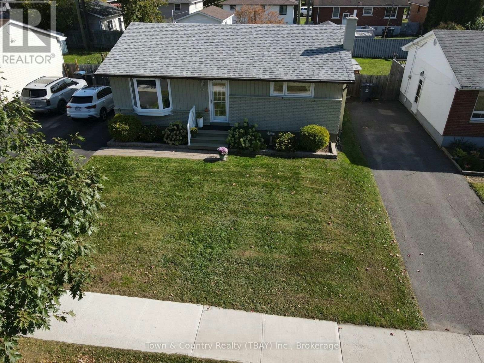 213 Cedar Avenue, Thunder Bay, ON, P7B 4V4