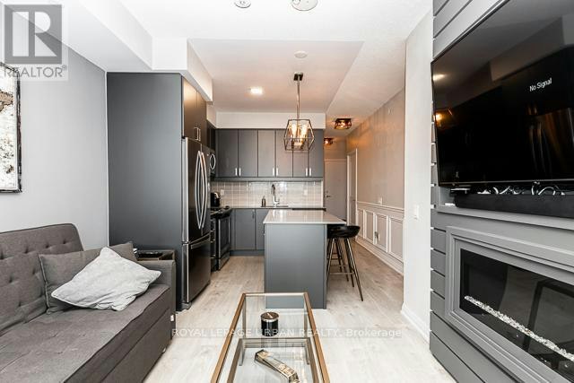 LPH16-7895 Jane Street, Vaughan, ON, L4K 2M7