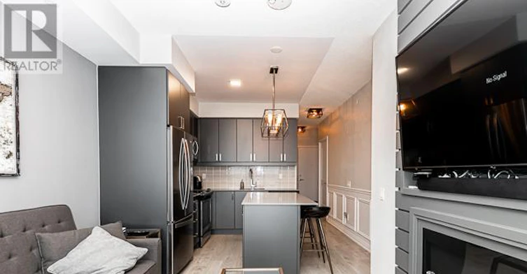 LPH16-7895 Jane Street, Vaughan, ON, L4K 2M7