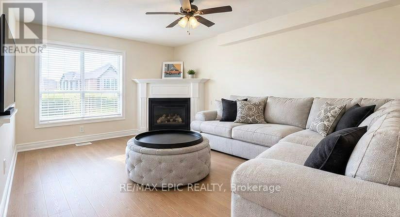38 Wyndham Circle, Georgina, ON, L0E 1R0 - 2