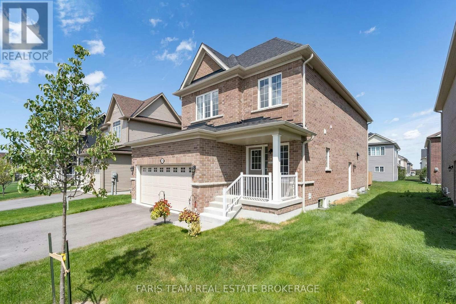 207 Cubitt Street, Clearview, ON, L0M 1S0