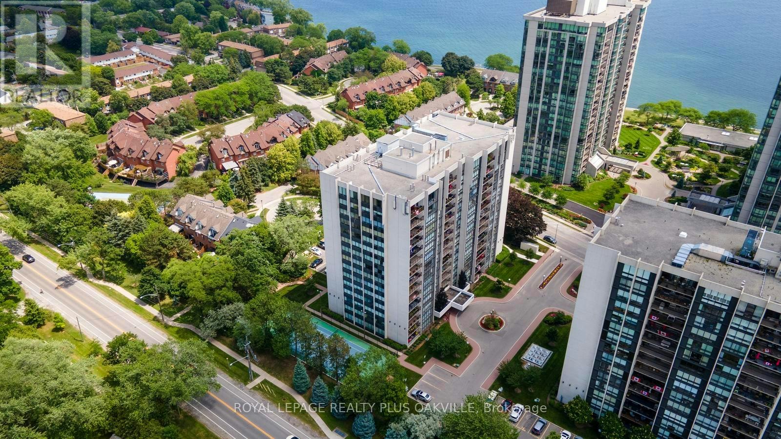 102-2175 Marine Drive, Oakville, ON, L6L 5L5