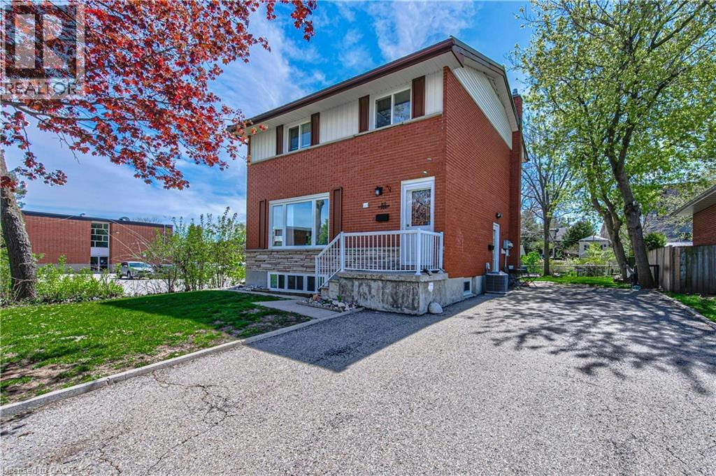 37 Gottscheer Court, Kitchener, ON, N2M 3L3