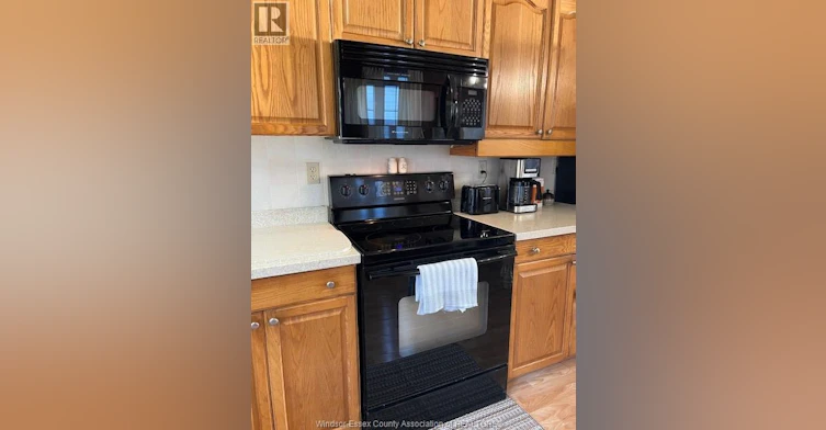 404 Robson Road, Leamington, ON, N8H 0A7 - 9