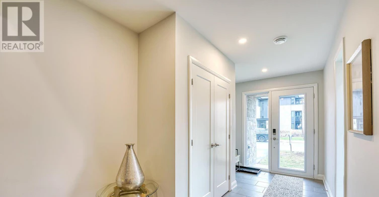 153 Boundstone Way, Ottawa, ON, K2T 0M5 - 2