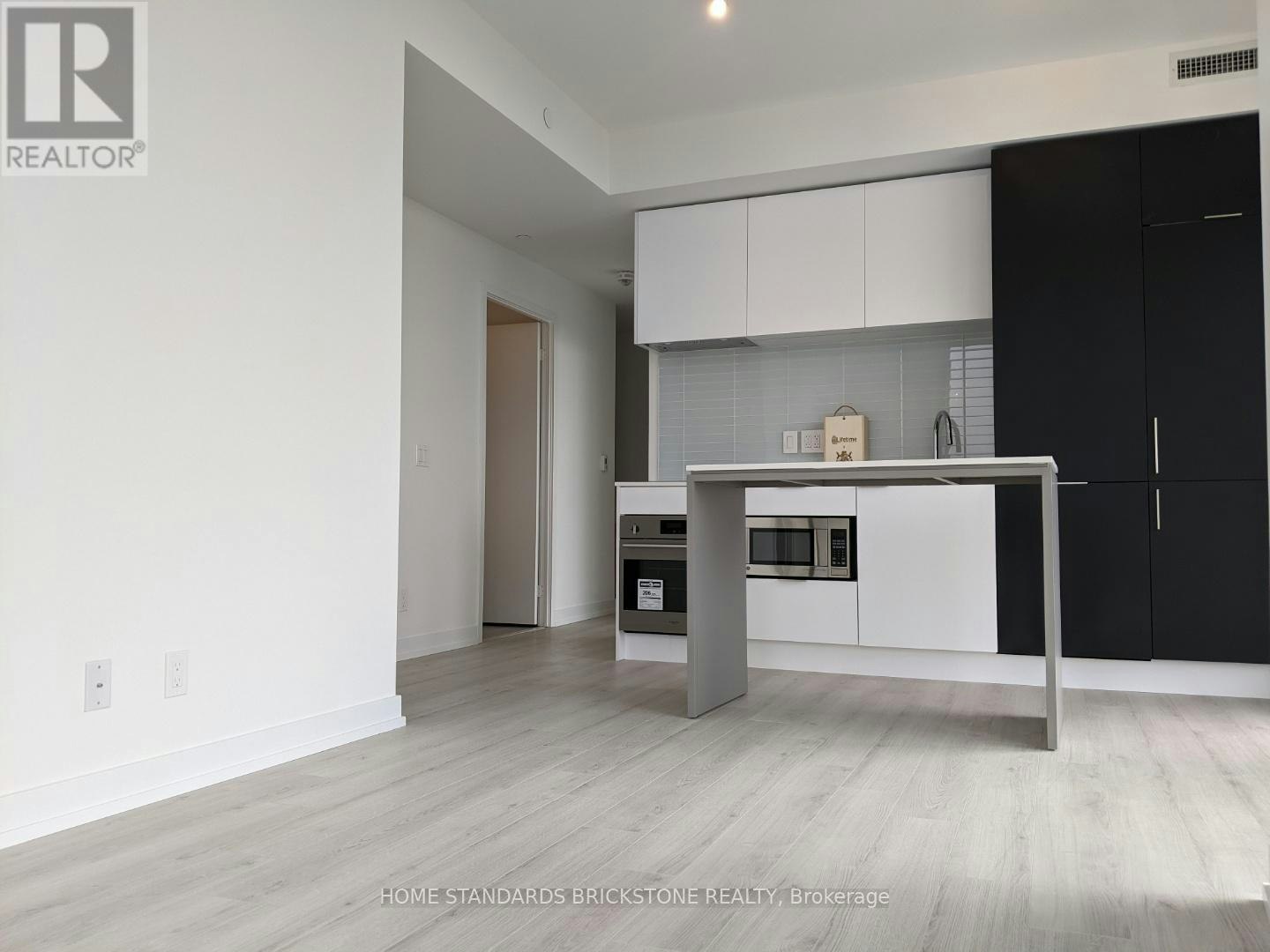 2312-33 Helendale Avenue, Toronto, ON, M4R 0A4 - 11