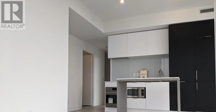 2312-33 Helendale Avenue, Toronto, ON, M4R 0A4 - 11
