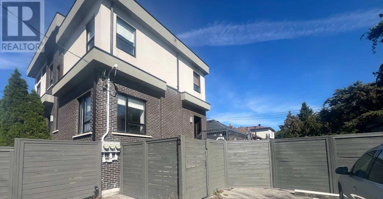 2-379 O'connor Drive, Toronto, ON, M4J 2V9 - 2