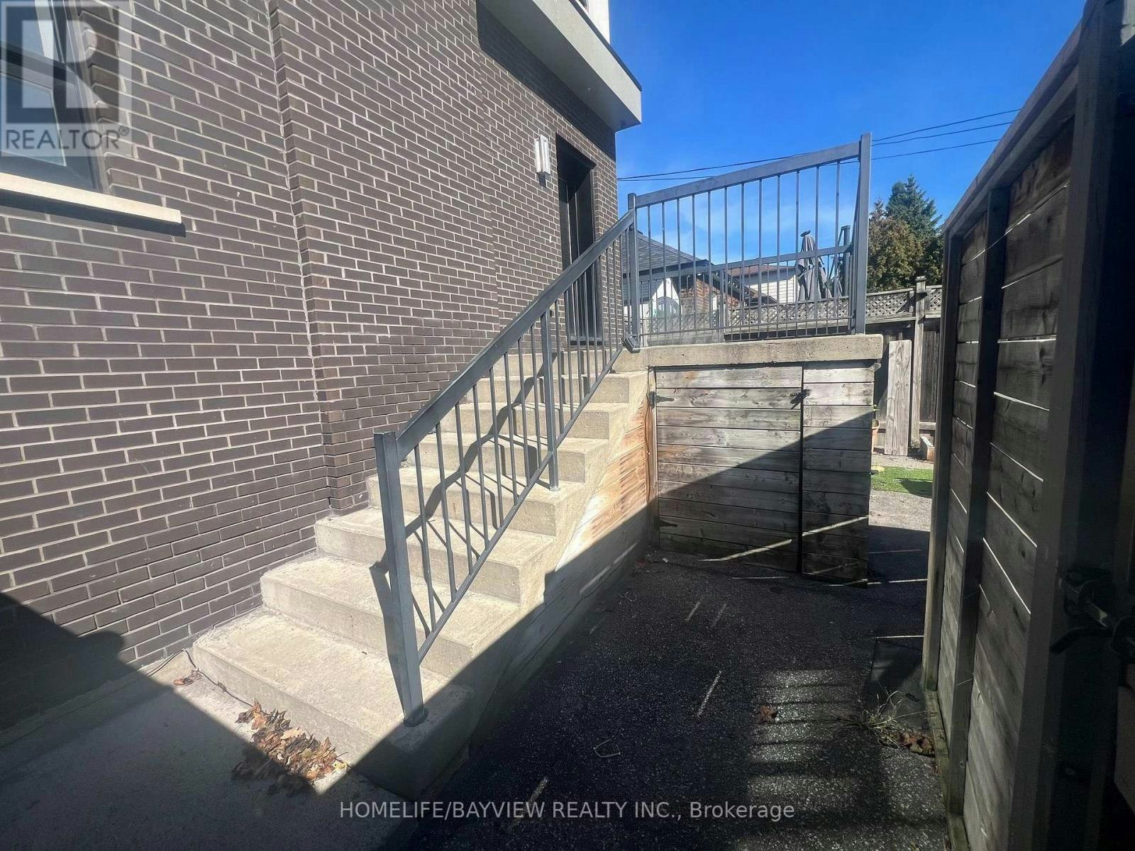 2-379 O'connor Drive, Toronto, ON, M4J 2V9 - 3