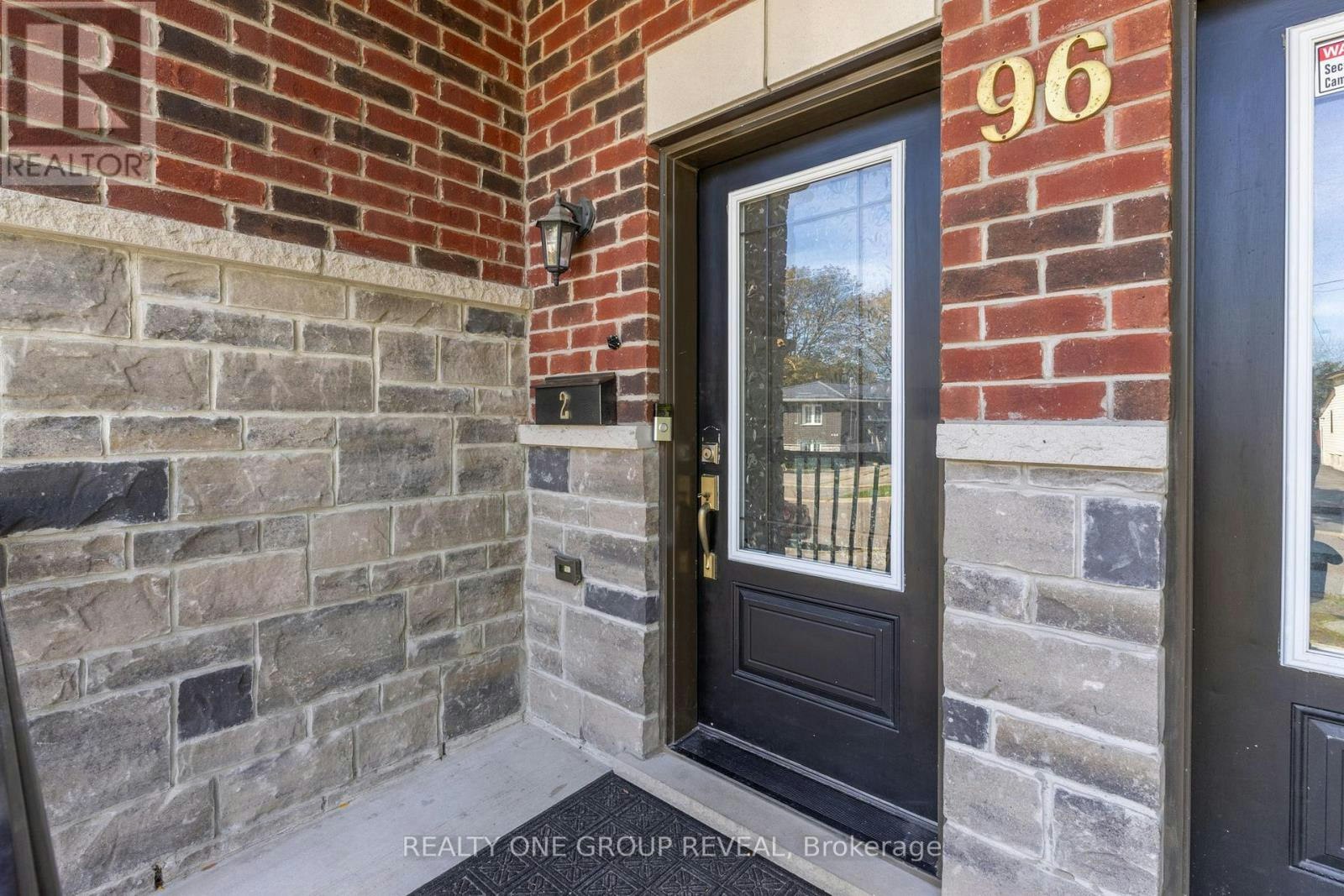 2-96 Cromwell Avenue, Oshawa, ON, L1J 4T6 - 2