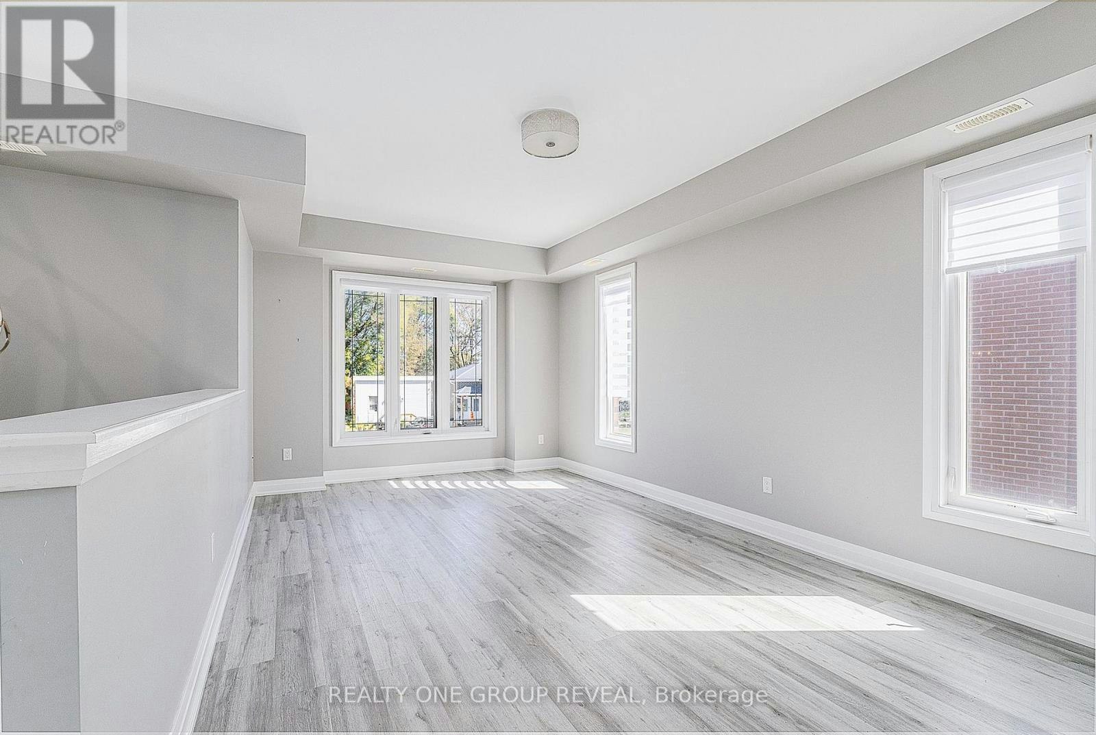 2-96 Cromwell Avenue, Oshawa, ON, L1J 4T6 - 4