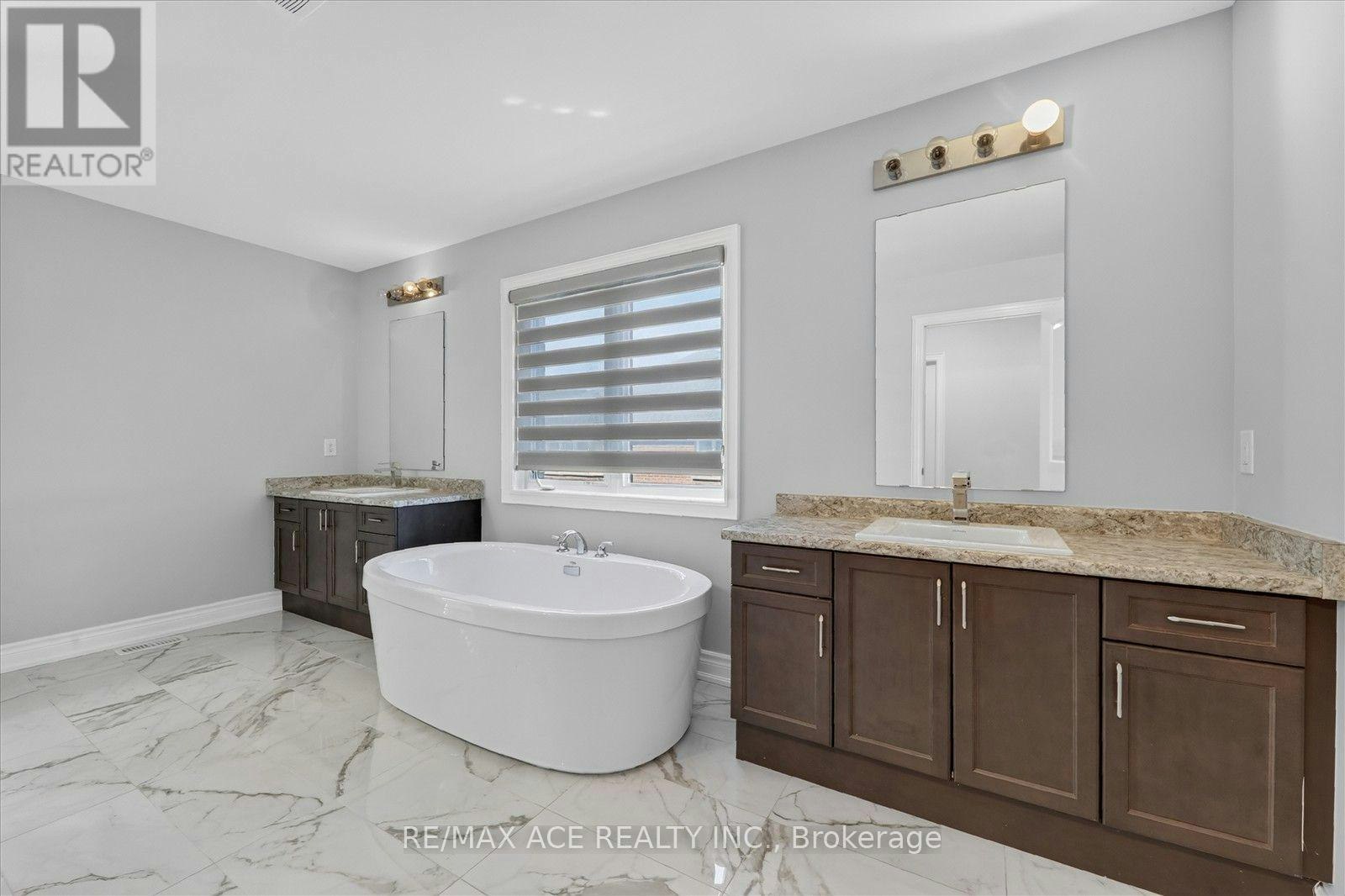 10 Hitching Post Road, Georgina, ON, L4P 2E7 - 25