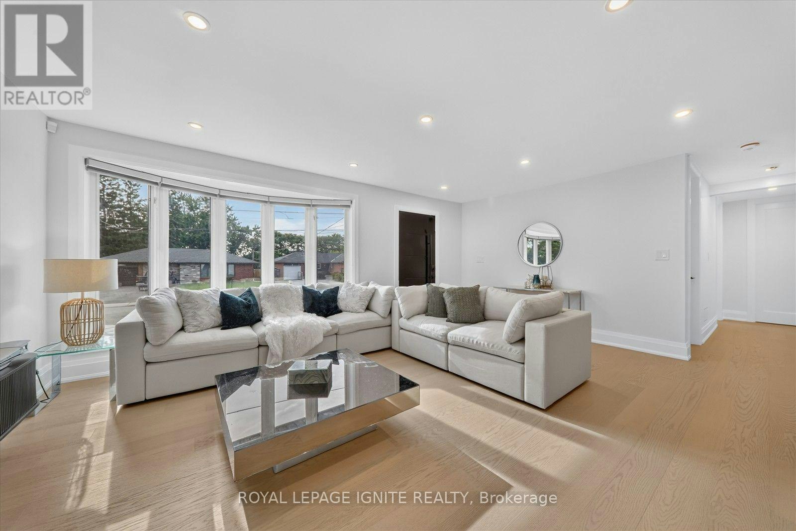 MAIN-103 Baker Street, Whitchurch-Stouffville, ON, L4A 4X9 - 10