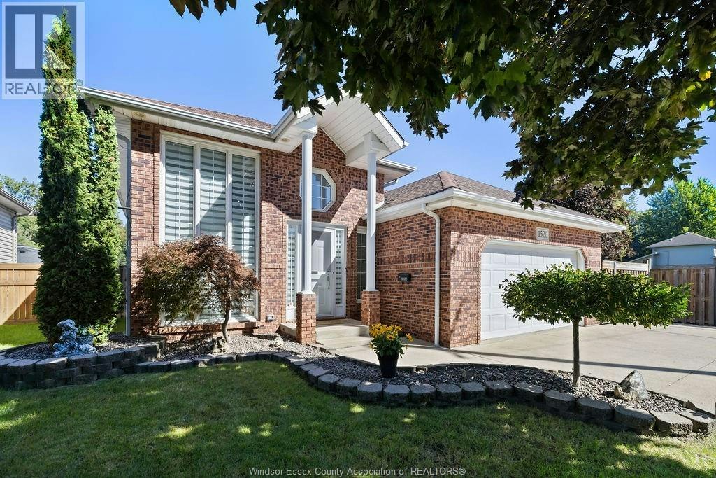 1520 Maple, Lasalle, ON, N9J 3L3