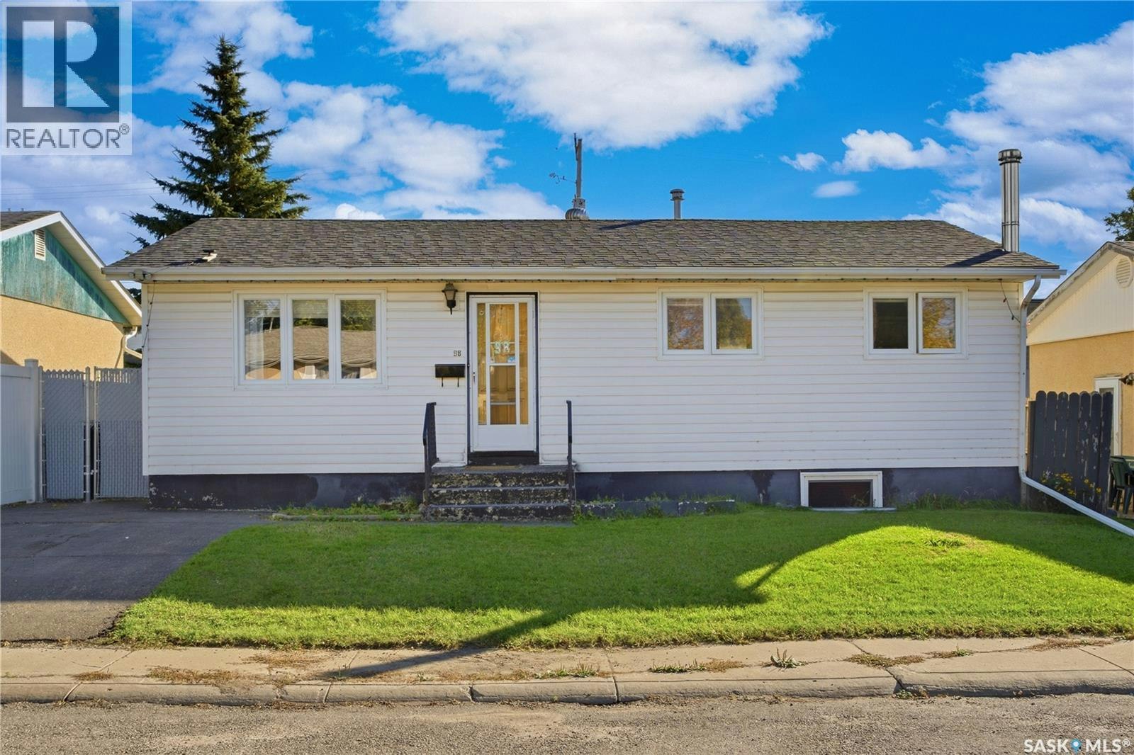 98 Ramsay Court, Saskatoon, SK, S7H 4H2