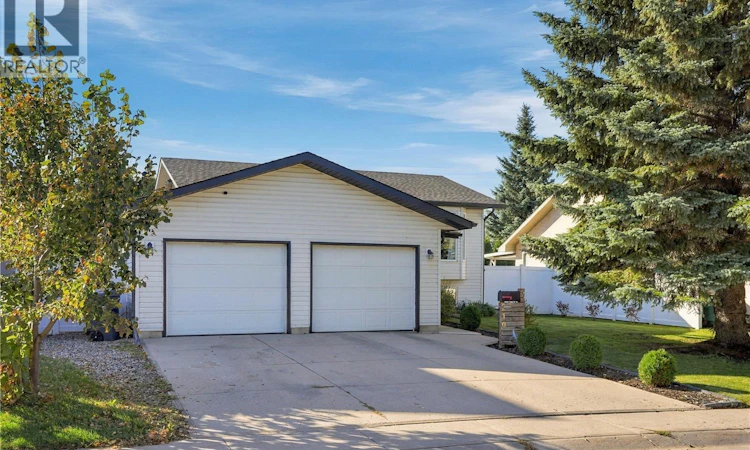 210 Coben Crescent