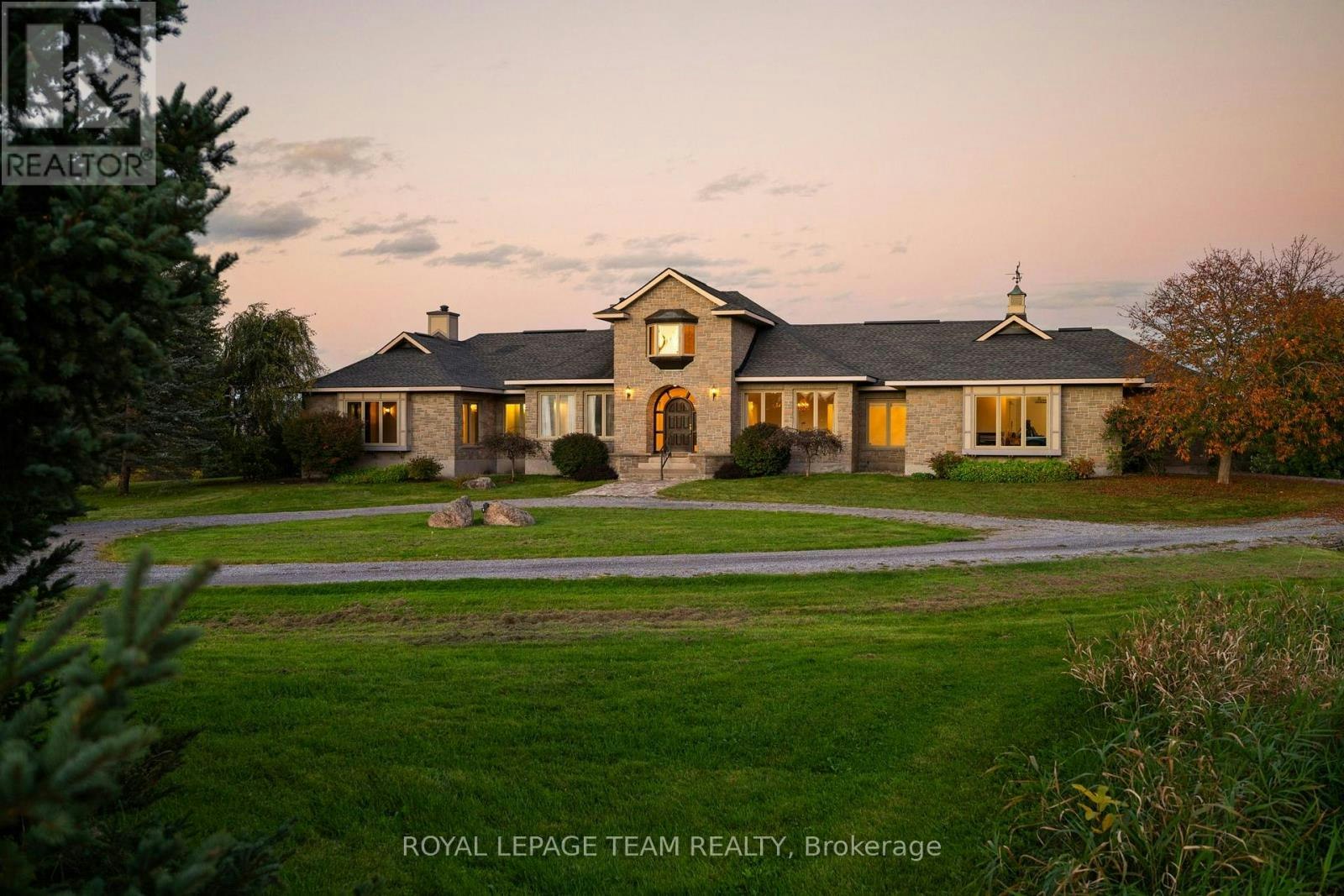 285 Pinhey Point Road, Ottawa, ON, K0A 1T0