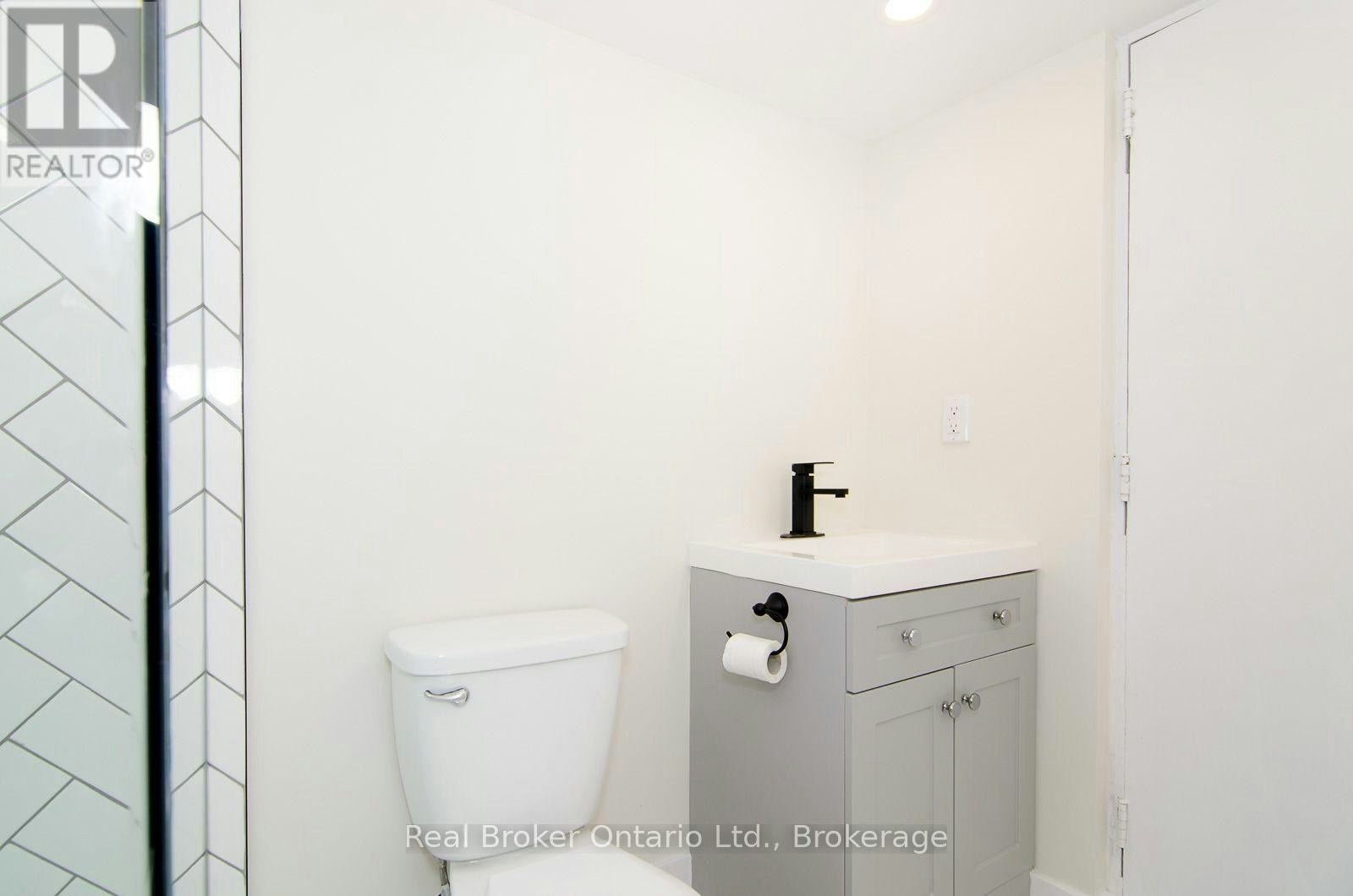 LOWER-1175 Dunsmure Road, Hamilton, ON, L8H 1K9 - 8