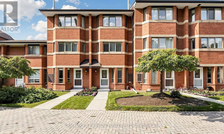 TH26-2472 Eglinton Avenue E