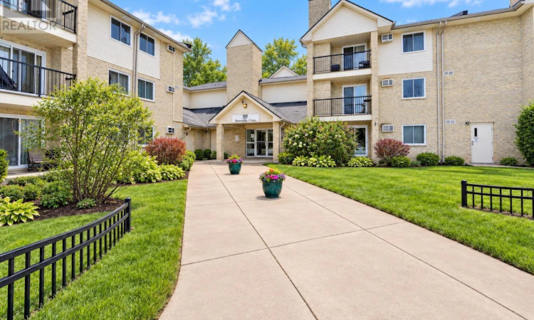101-725 Deveron Crescent