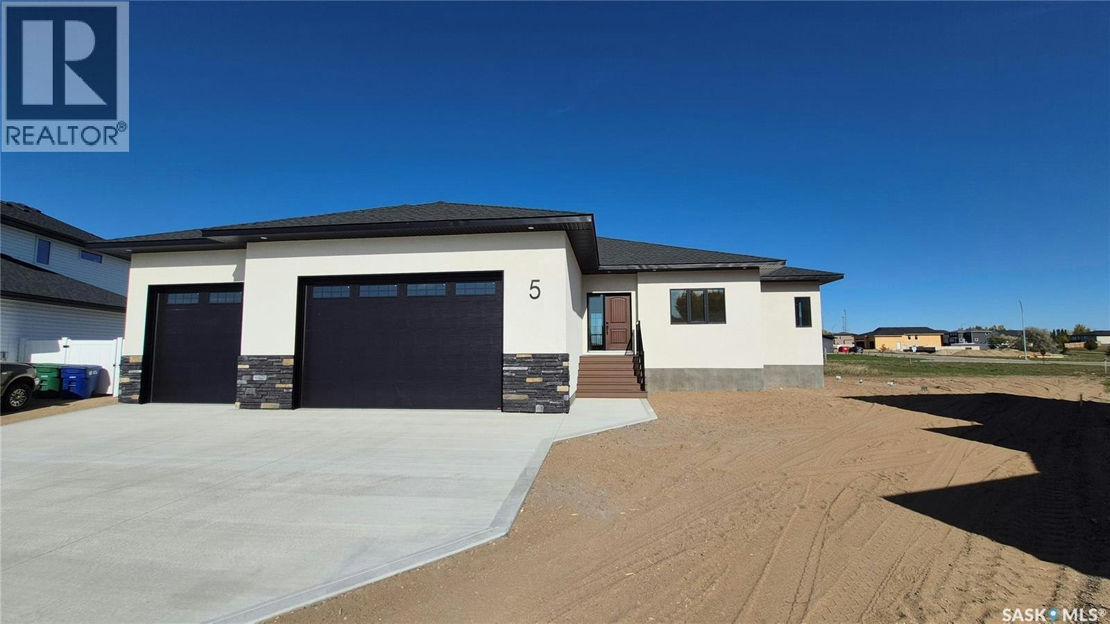 5 Aaron Court, Pilot Butte, SK, S0G 3Z0