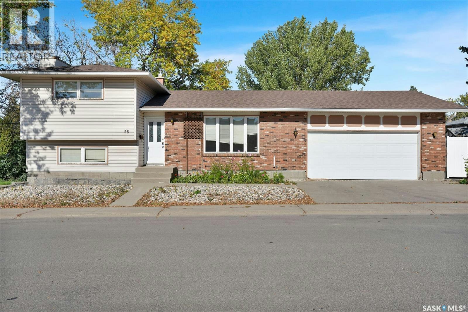 98 Alport Crescent, Regina, SK, S4R 7Y6