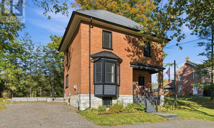 320 Grand Road