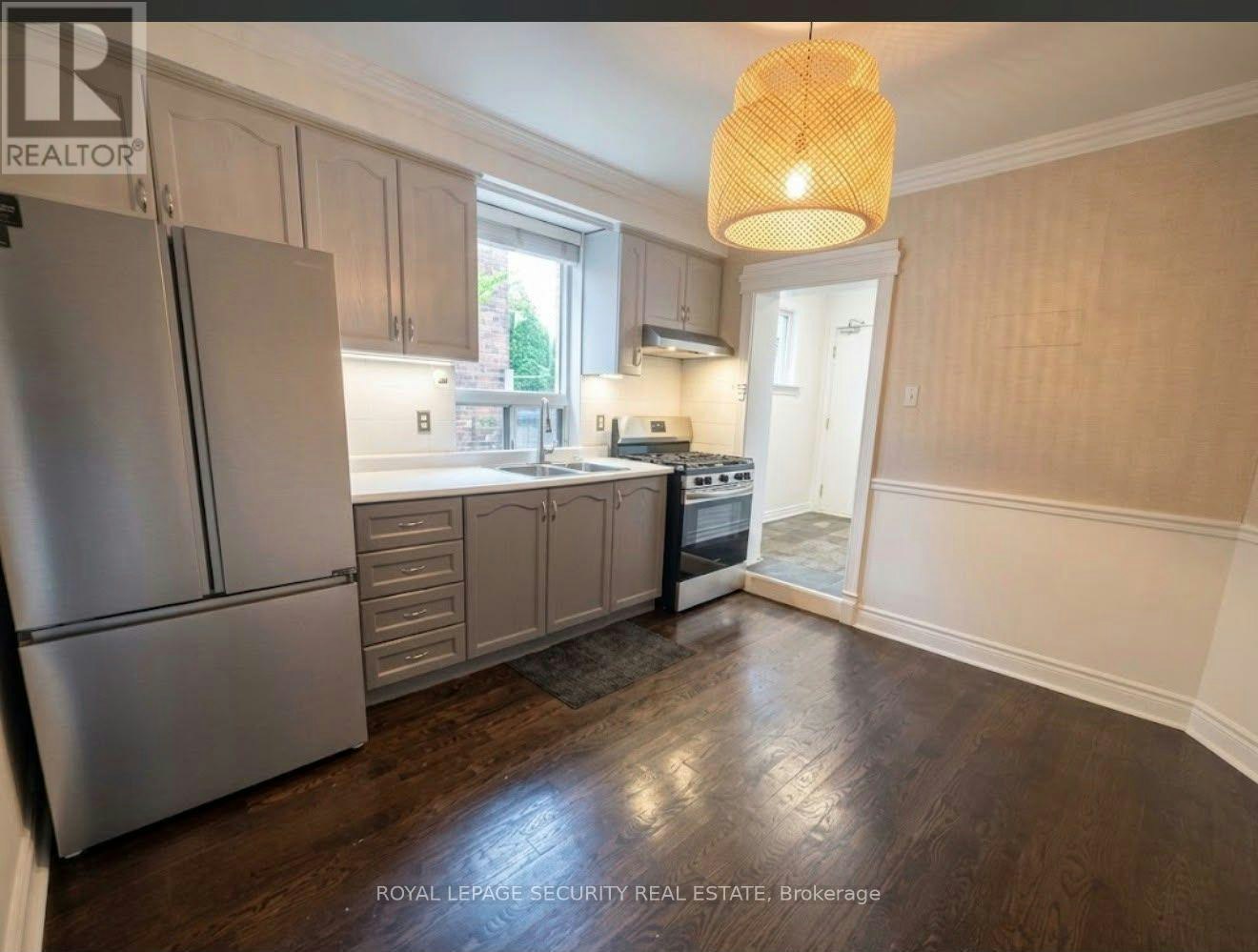 MAIN FLOOR-380 Crawford Street, Toronto, ON, M6J 2V9 - 2