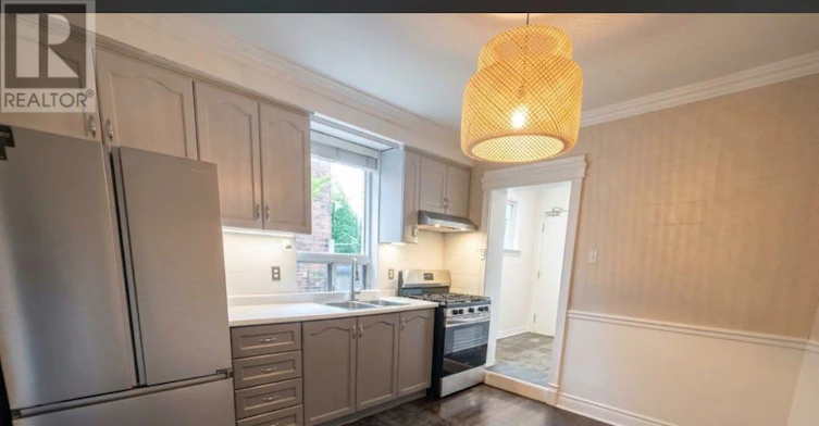 MAIN FLOOR-380 Crawford Street, Toronto, ON, M6J 2V9 - 2